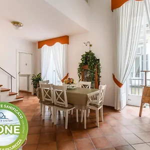  Сasa de vacaciones Residenza Reale Italia